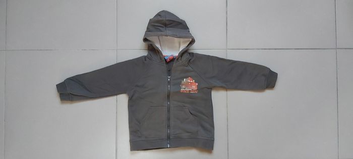 Gilet zippé à capuche 4 ans