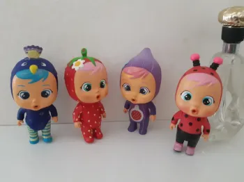 Lot 4 Poupons. Cry Babies