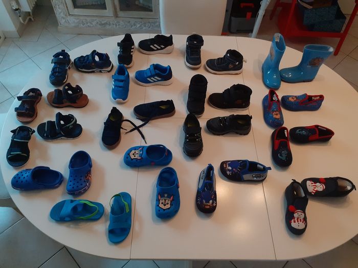 Lot de sandales/baskets/bottes/chaussons garçon- pointure 25