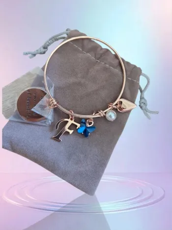 Magnifique bracelet acier lettre F