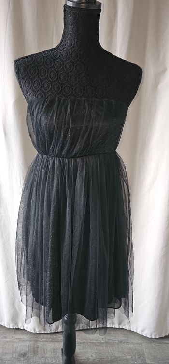Robe noire pailletée