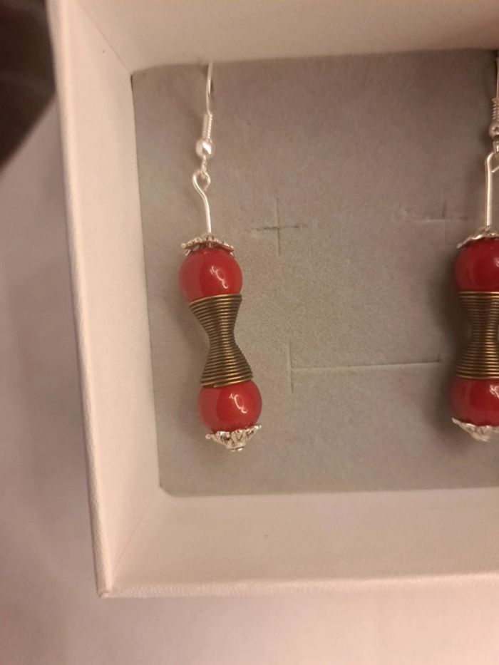 Boucles d'oreilles pendante rouge bronze argenté - photo numéro 4