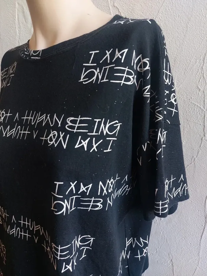 T-shirt 'I Am Not a Human Being' Taille S/M - photo numéro 3
