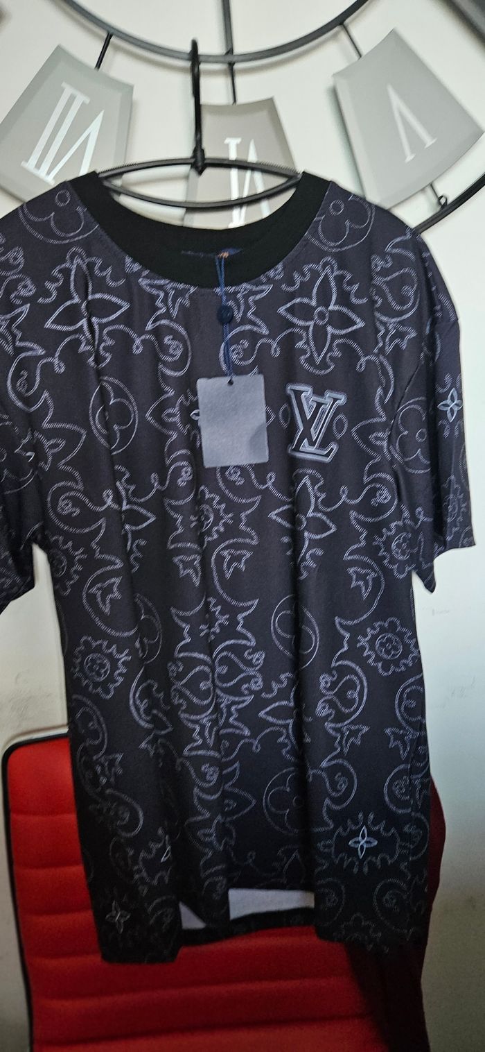 T-shirt Louis Vuitton neuf