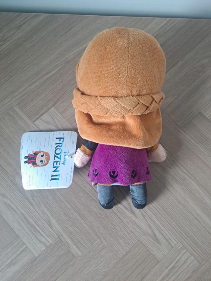 Jolie peluche Anna Disney - photo numéro 2