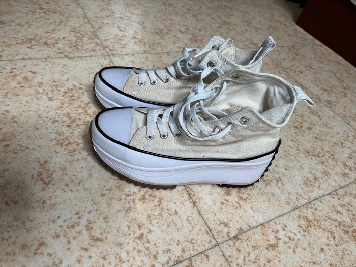 Basket femme converse semelles compensées 36 beige en très bon état Effet moucheté Très peu portée