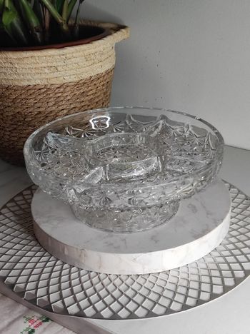 Plat apéritif en verre ciselé