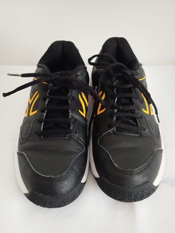 Baskets noir et orange Artengo taille 37 