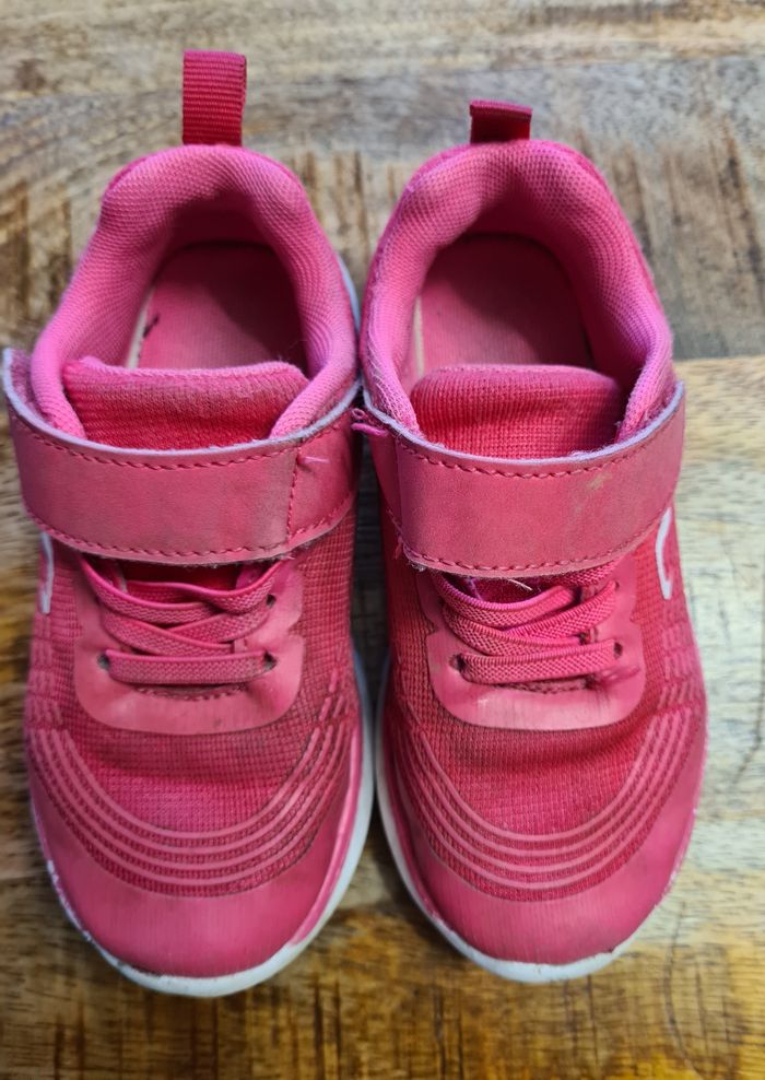 Basket avec scratch velcro rose pointure 27 - photo numéro 3