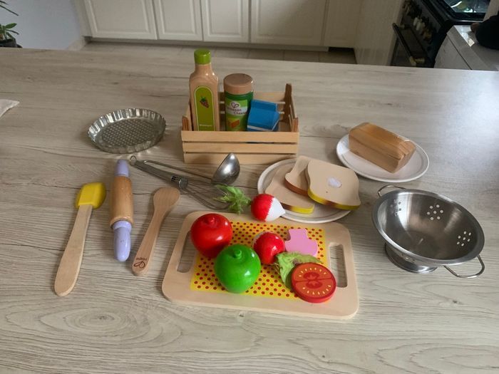 Dînette et nourriture en bois et métal pour enfant - photo numéro 1