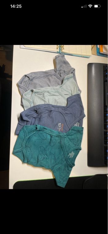 Lot de 4 bodies manches courtes 0 mois 