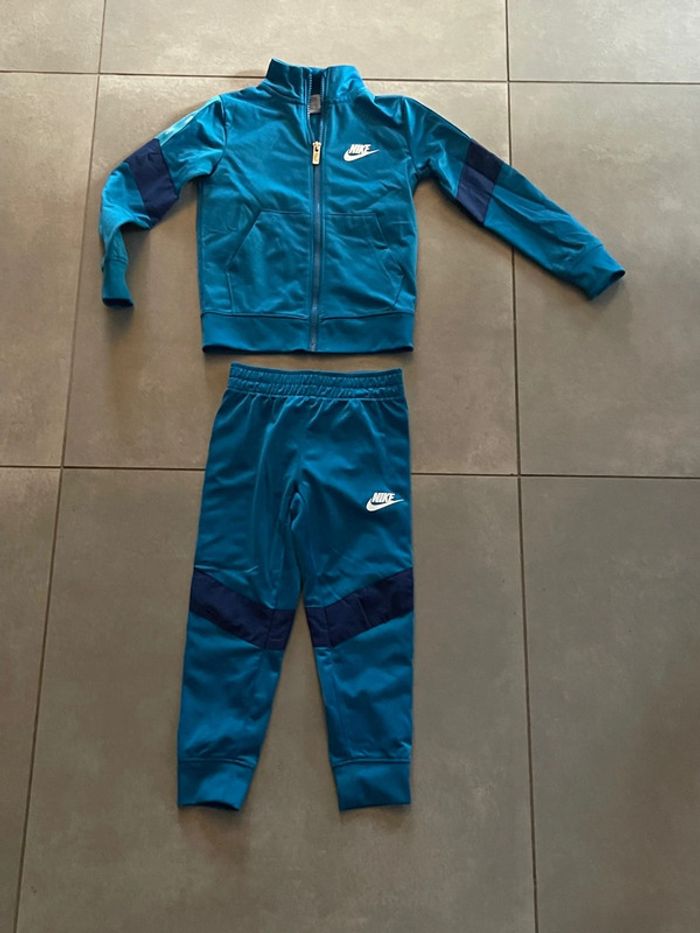 ensemble Nike