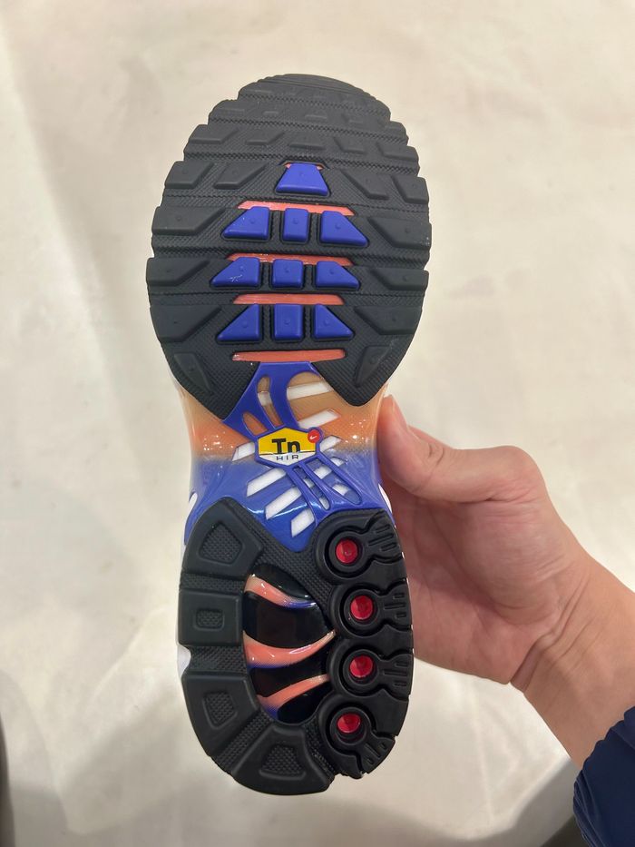 NiKE Womens AIR Vapormax Plus TN Tailles disponibles : 37, 38, 39, 40 - photo numéro 2