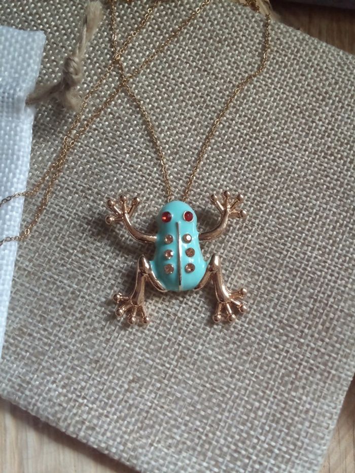 Collier grenouille - photo numéro 2