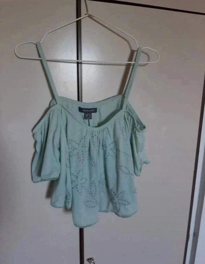 Top ample