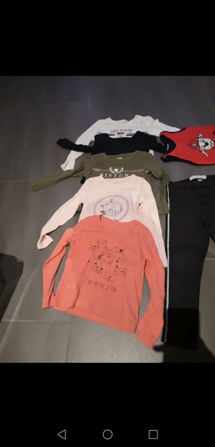 Lot 11 vêtements pour fille taille 4 ans