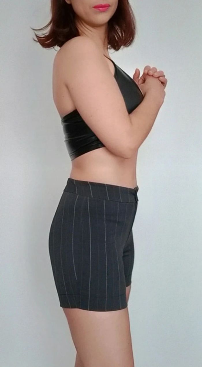 Short moulant rayé chic taille 38 - photo numéro 5