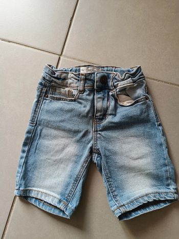 Short en jean slim taille 4 ans