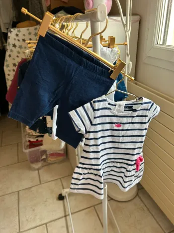Joli petit ensemble week-end à la mer taille 9 mois état neuf