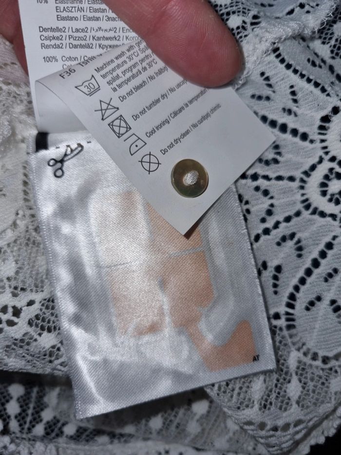 Top dentelle T34-36 - photo numéro 9