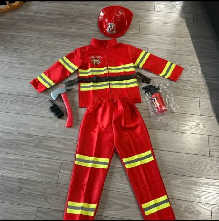 Déguisement de pompier avec accessoires - 120 cm