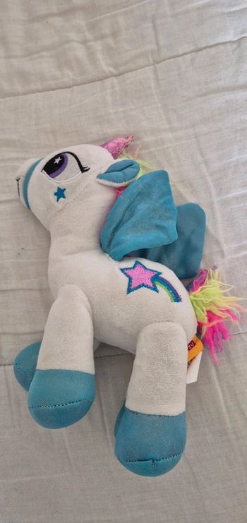 Peluche / doudou licorne