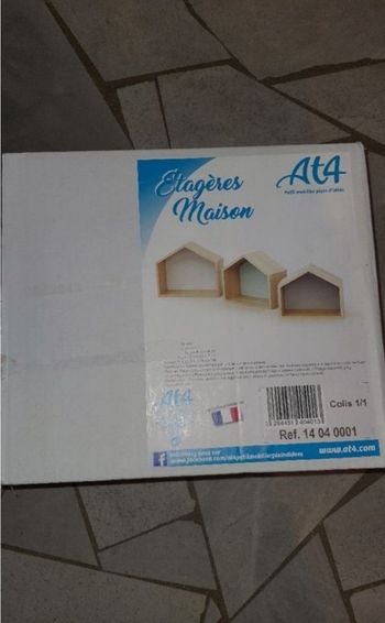 Étagères maison en bois