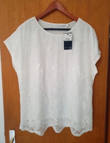 Magnifique tee shirt neuf (carton 3)