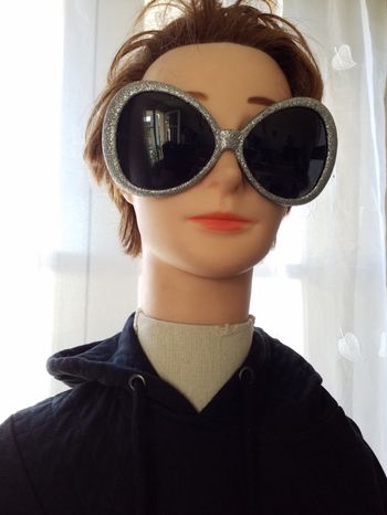 paire de lunettes argenté  très bon état