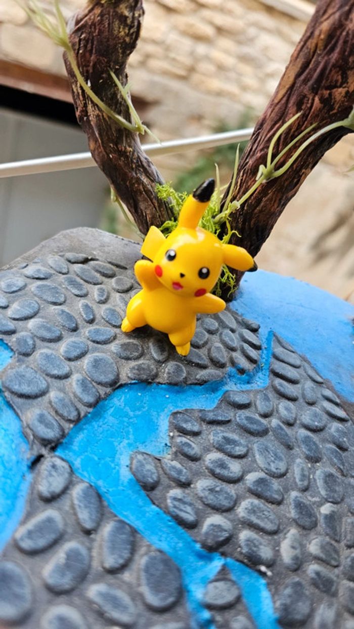 Super figurine Pokemon pikachu - photo numéro 2