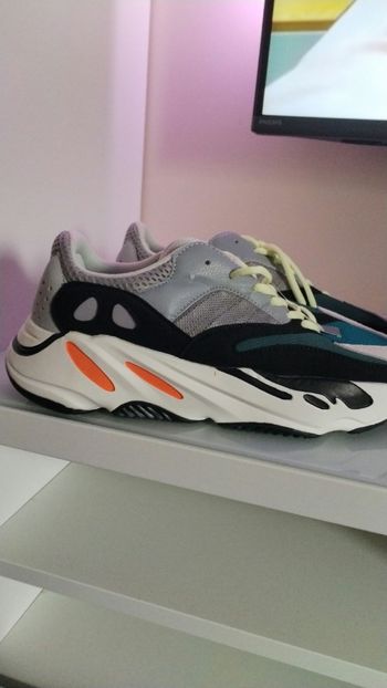 Chaussures homme et femme yeezy 700