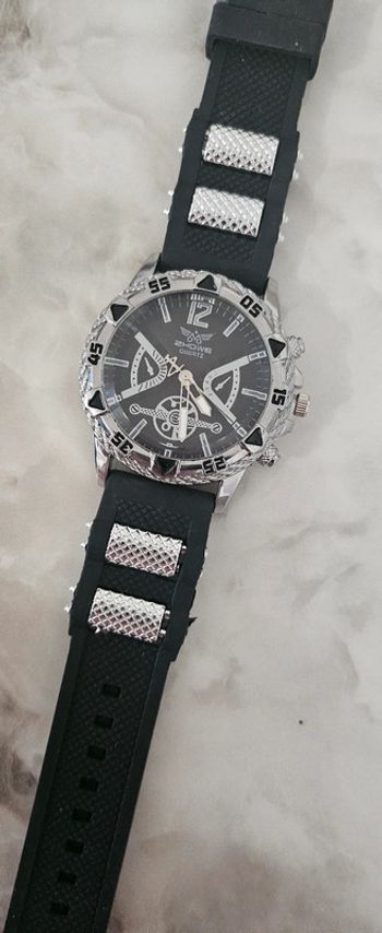 Montre pour homme neuve