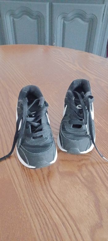 Très  belles paires de baskets garçon Pointure 31