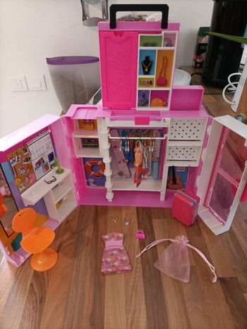 Dressing XL Barbie avec accessoires