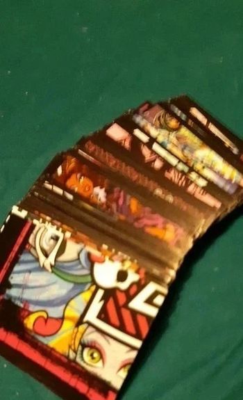 Lot de 10 images Panini Monster High Fearbook