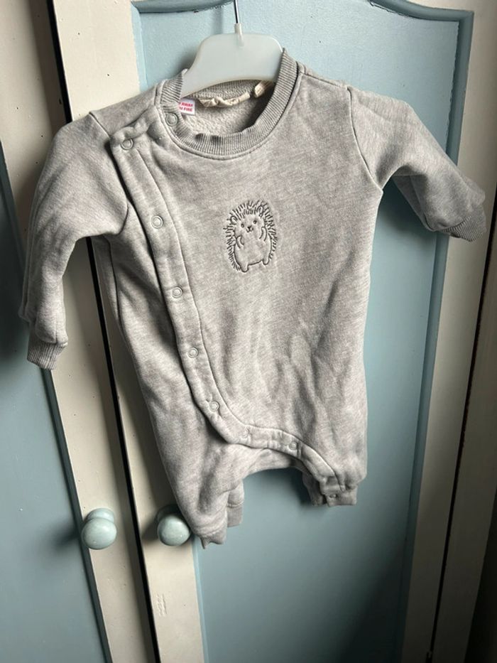 Pyjama 1 pièce/ combinaison sans pied , 1 mois