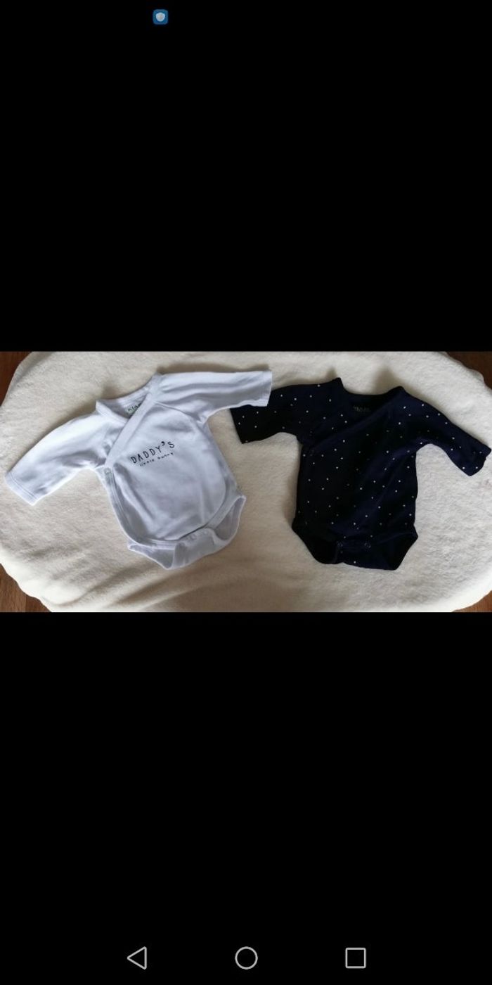 Lot bodies taille 0 mois