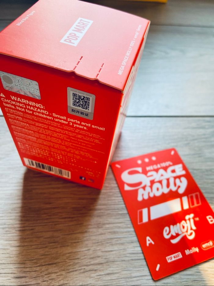 Pop Mart Mega Space Molly Emoji - So What - photo numéro 6