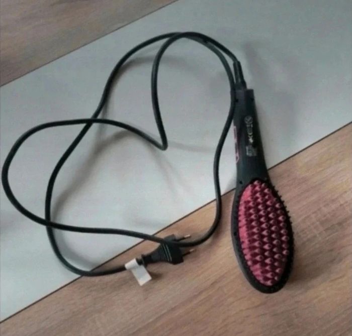 Brosse lissante chauffante – parfaite pour des cheveux lisses en quelques minutes