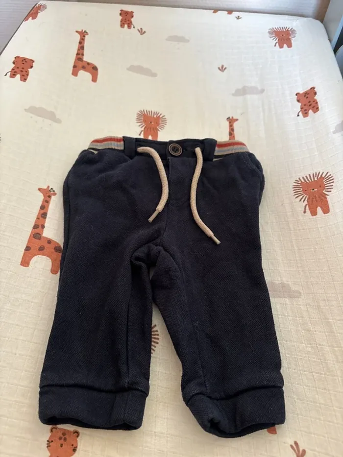 Lot de 5 pantalons 6 mois - photo numéro 2