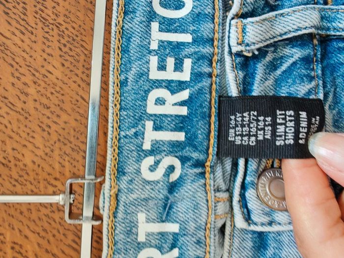 Short en jean H&M taille 14 ans - photo numéro 4