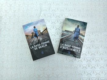 Lot de 2 livres la sage femme d auschwitz et de Berlin 