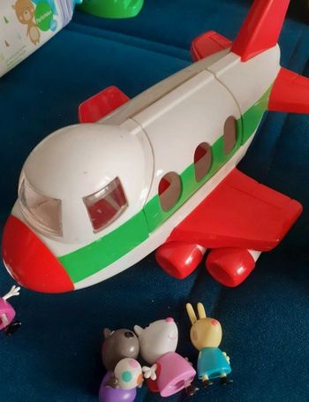 Avion et camping car peppa pig avec 4 figurines petit format
