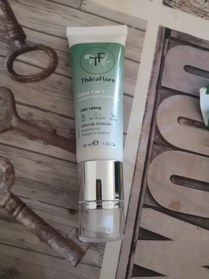 Crème 2 en 1 hydratante et revitalisante ThéraFlore - photo numéro 6