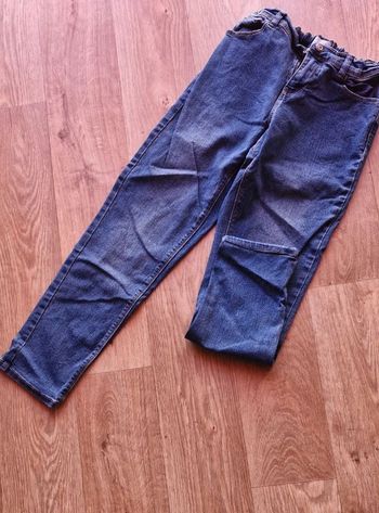 Jean plutôt large 12 ans TBE