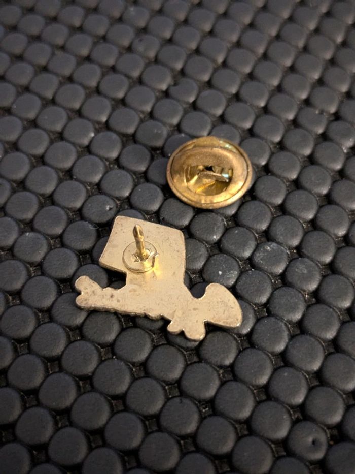 Pin's Cerf Volant - photo numéro 2