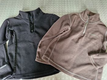 2 pulls polaire fille
