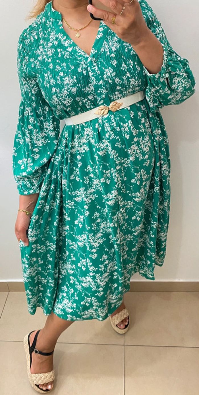 Superbe Robe Ample A Fleurs Taille S-M - photo numéro 2