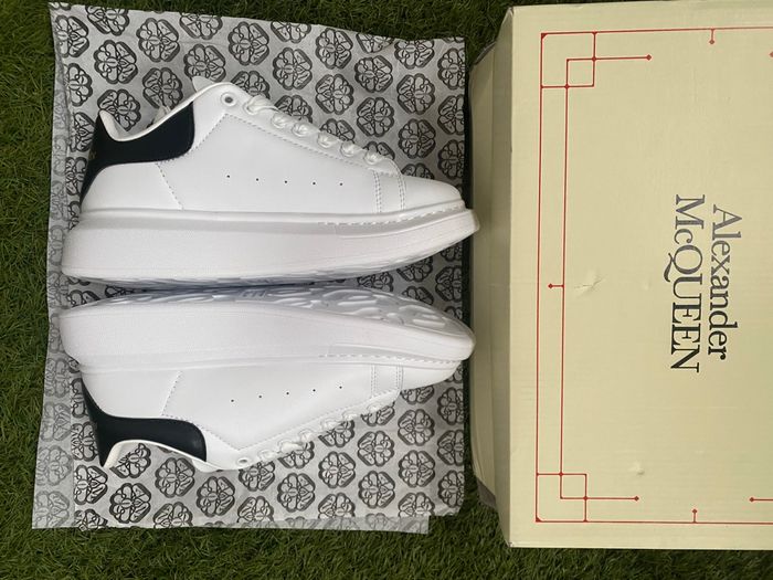 Alexander McQueen – Sneakers Oversized blanches (Taille 39) - photo numéro 3