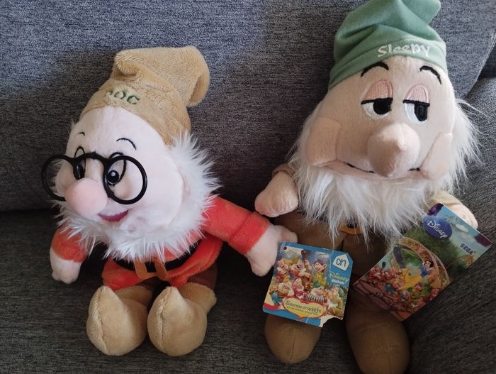 Lot 2 peluches Disney les septs nains - photo numéro 2